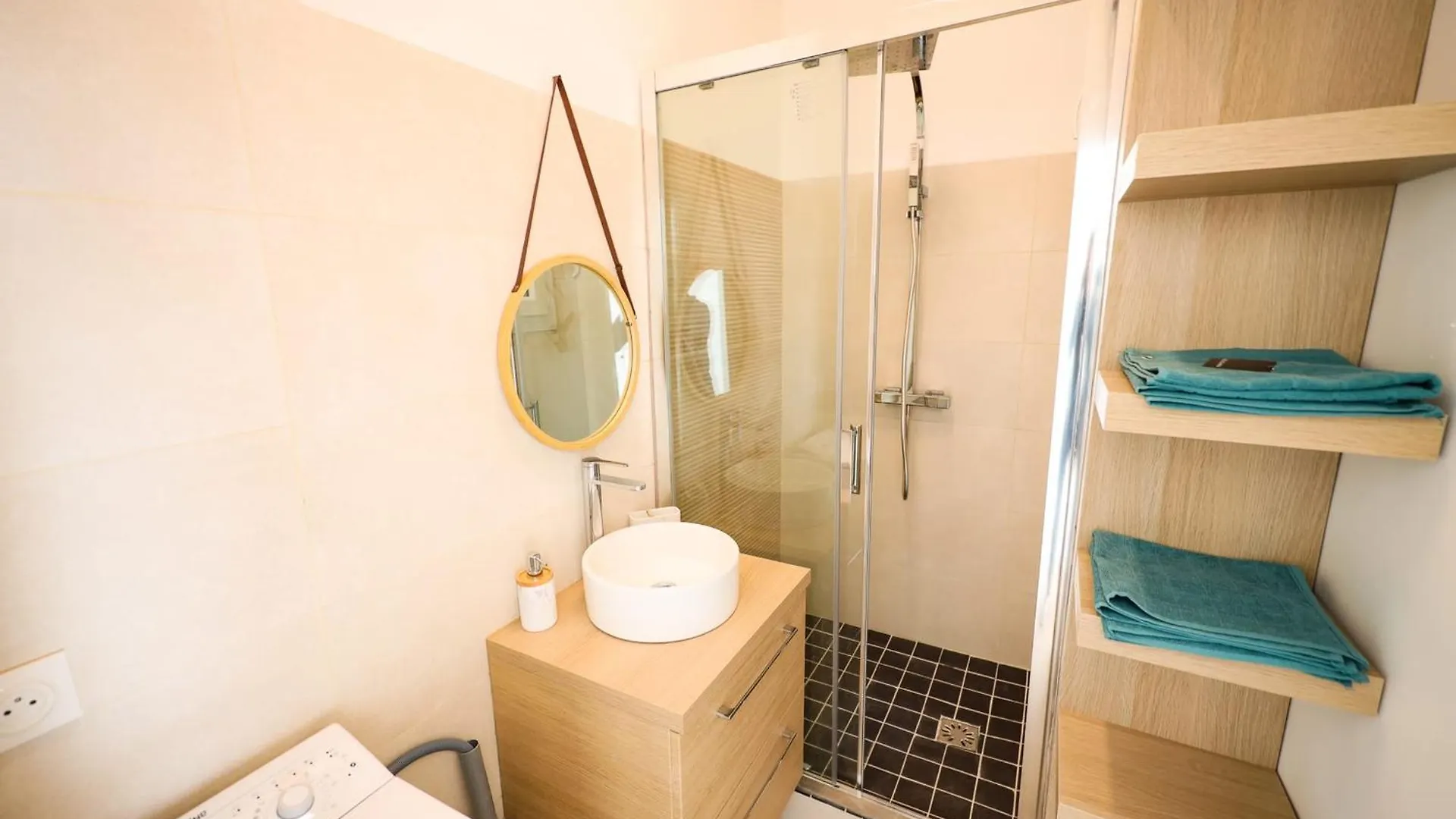 Appartement Le Corneille - Vieux-Port - 2 Ch Clim Et Terrasse à Marseille 0*,